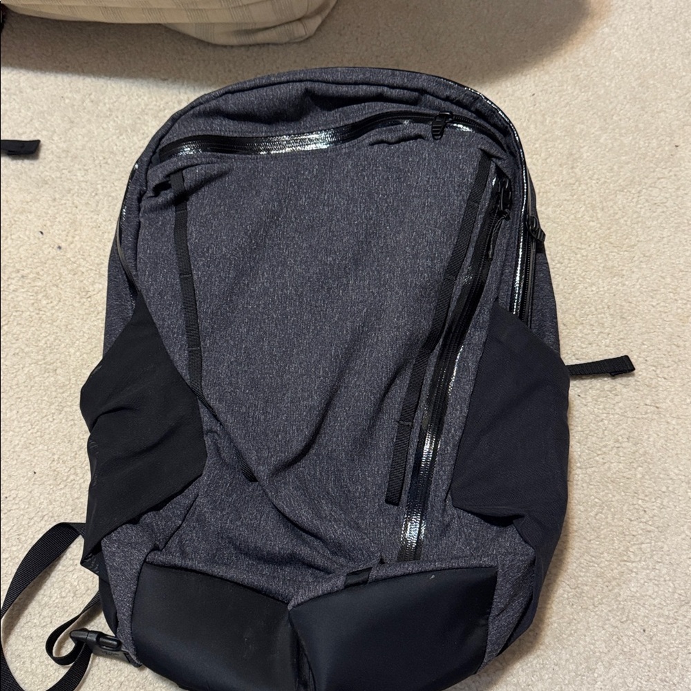 Lululemon gray and black backpack